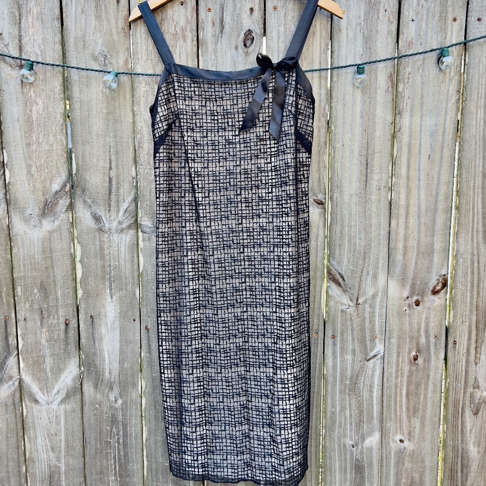 Perry Ellis Vintage Fine Lace Sheath Cocktail Dress